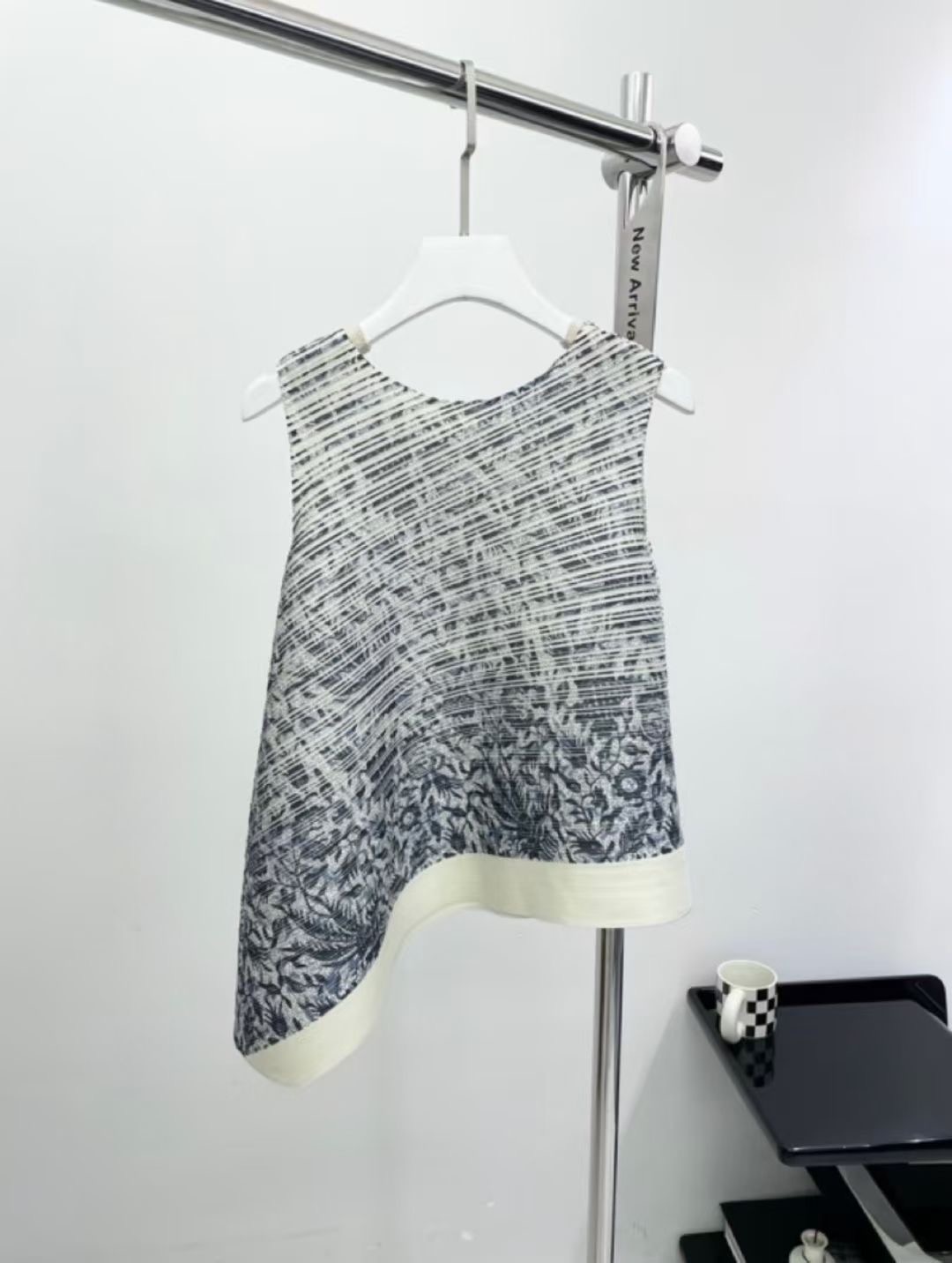 Miyake Pleated Fashion Set Ski - Sleeveless Undershirt บทวิจารณ์และราคา